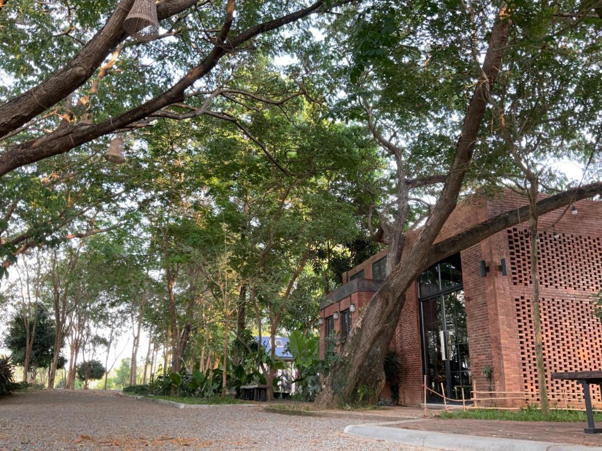 Baan Tonjaeng Resort Chai Nat Exteriör bild