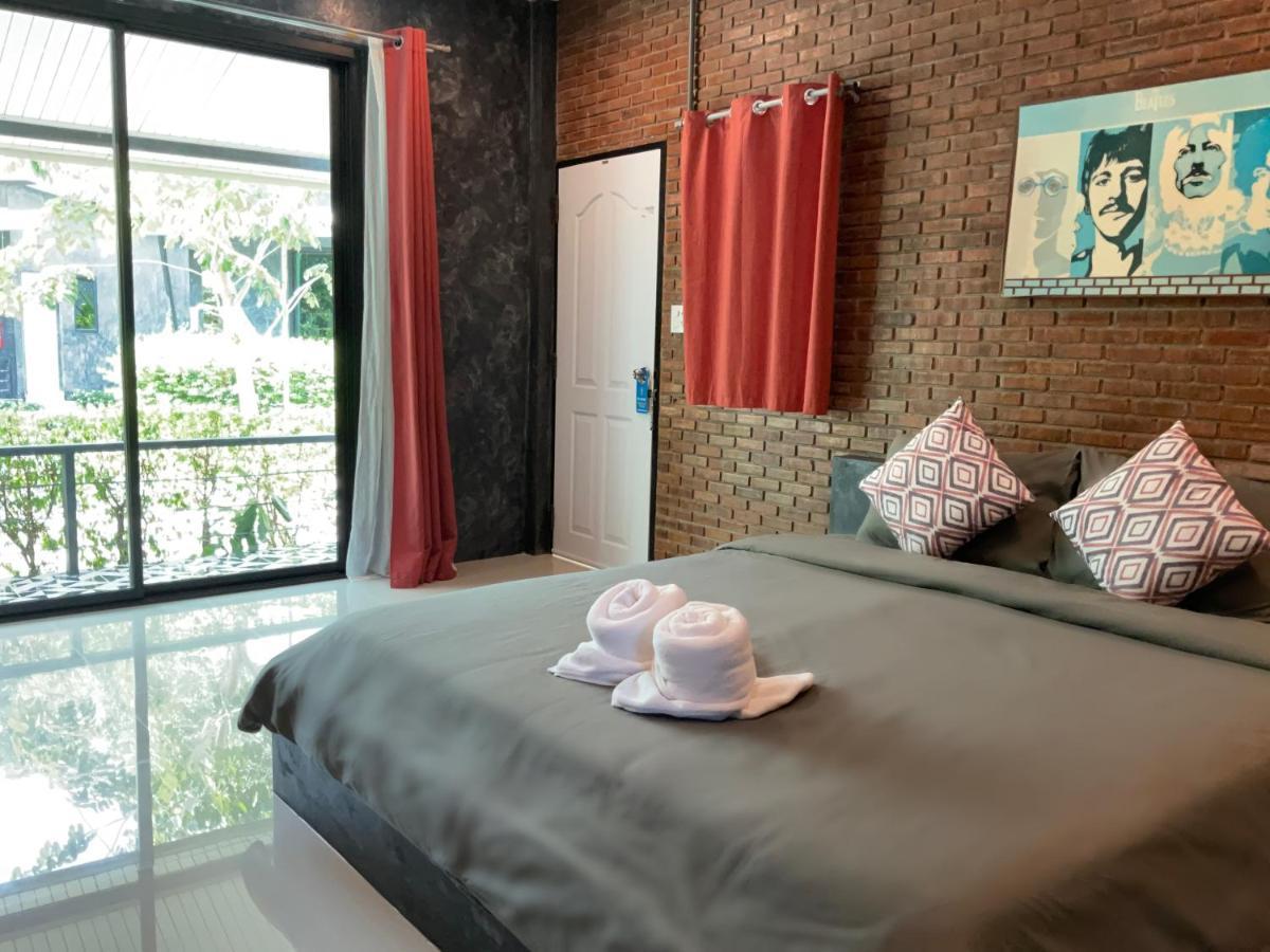 Baan Tonjaeng Resort Chai Nat Exteriör bild