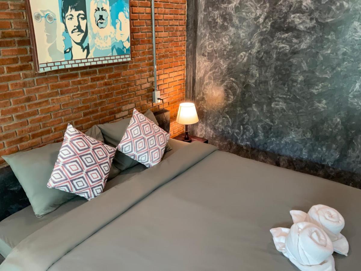 Baan Tonjaeng Resort Chai Nat Exteriör bild