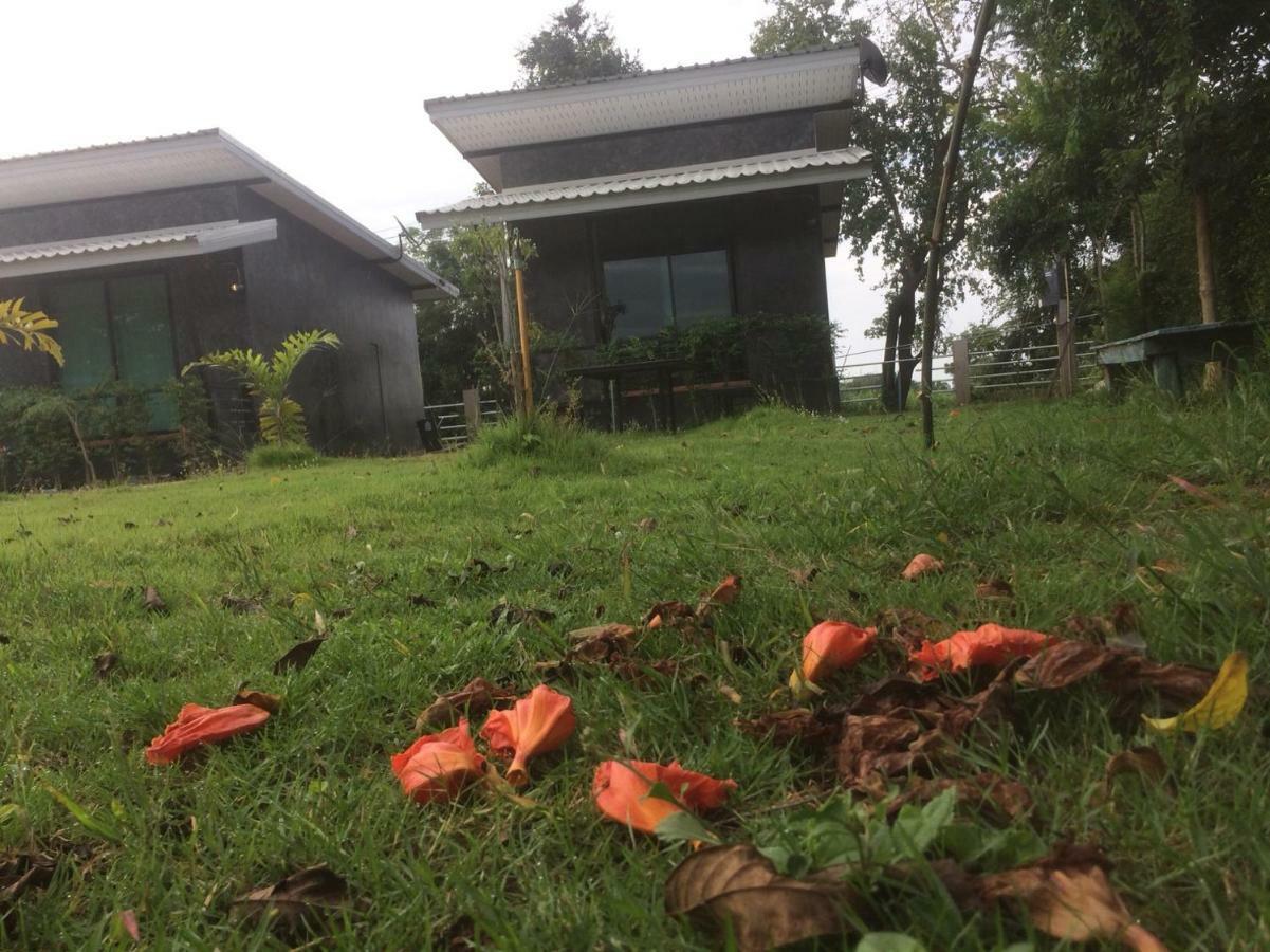 Baan Tonjaeng Resort Chai Nat Exteriör bild